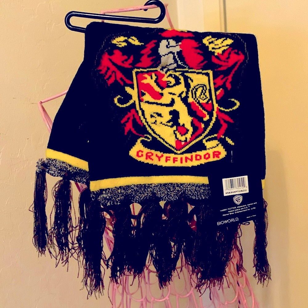🎁NWT Unisex Warner Bros. Harry Potter black, Yellow, Gray & Wh Long fringe scarf